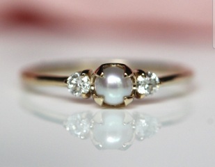 I don't like my engagement ring 😞 (pic)
