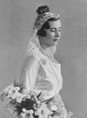 Royal Style: monkey nuts or emeralds? The discussion continues...