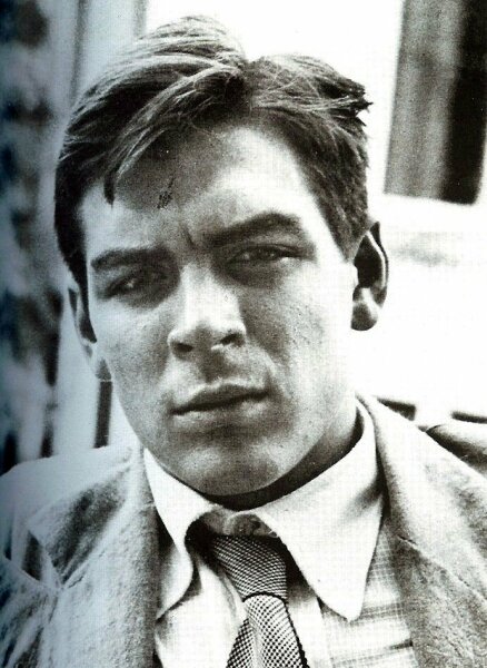 Is this the most stunning man who ever lived?