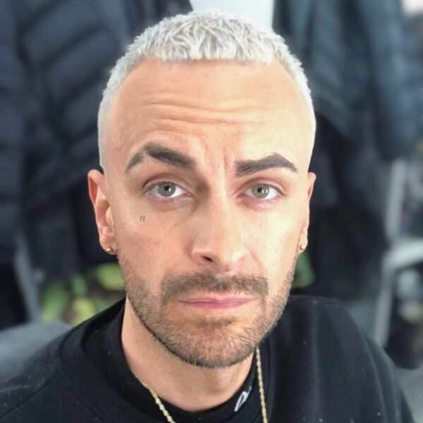 Is this the most stunning man who ever lived?