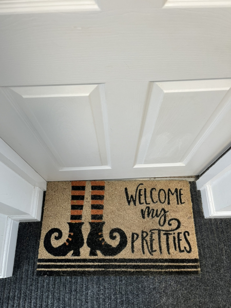 Is 'Home' or 'Welcome' on doormat cringey?