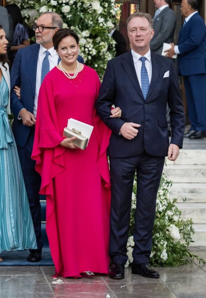 Royal Style: monkey nuts or emeralds? The discussion continues...