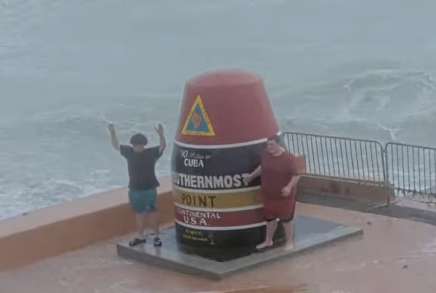 TRIGGER WARNING I can’t believe some people aren’t evacuating in Florida