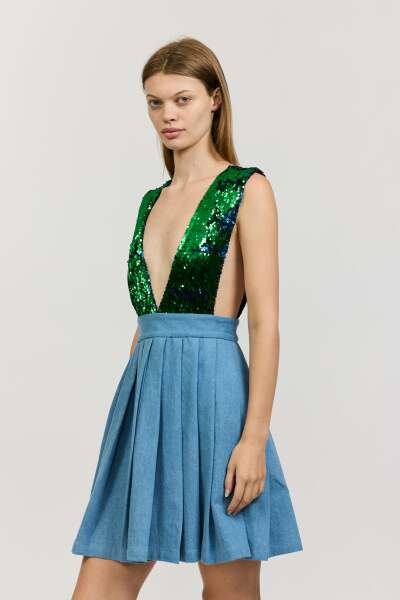 Need a Christmas outfit to WOW.