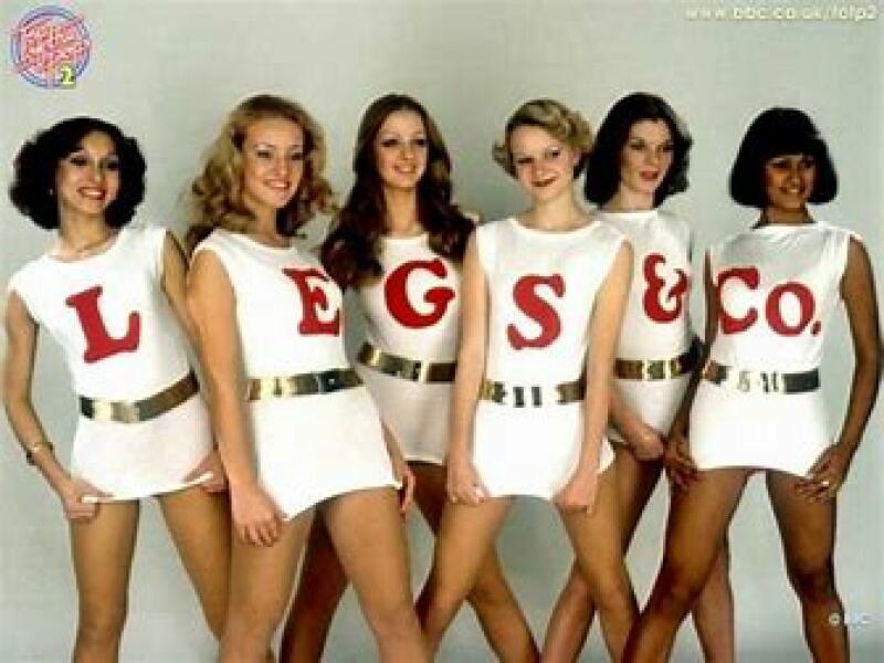 Bluestockings & Orange Wellies: Welcome to the Degu Station!