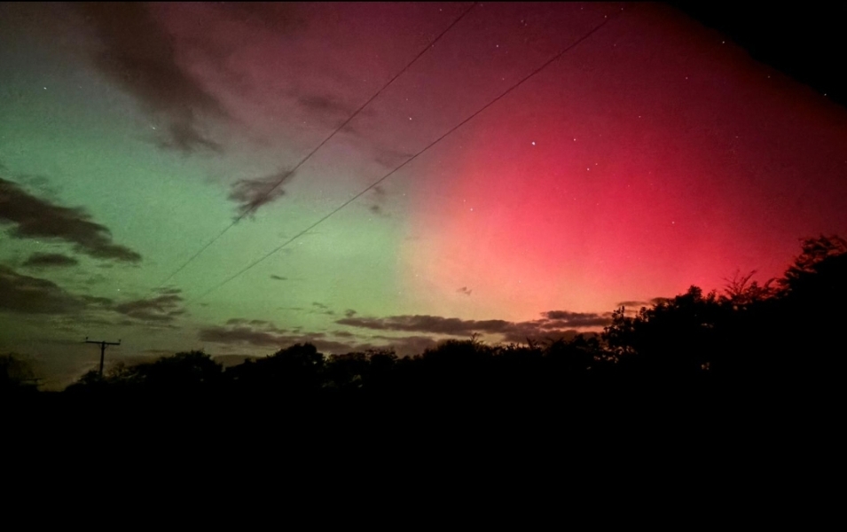 Northern lights currently visible!