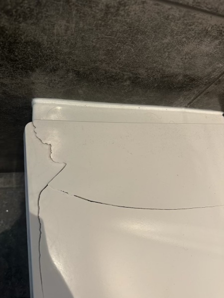 Cracked Duravit Me toilet seat lid