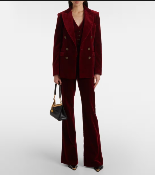 Les Parisiennes des Mamansnet: It's French charm, you know, beheaded people, red wine and blood all over the place - it's romantic, it's normal.