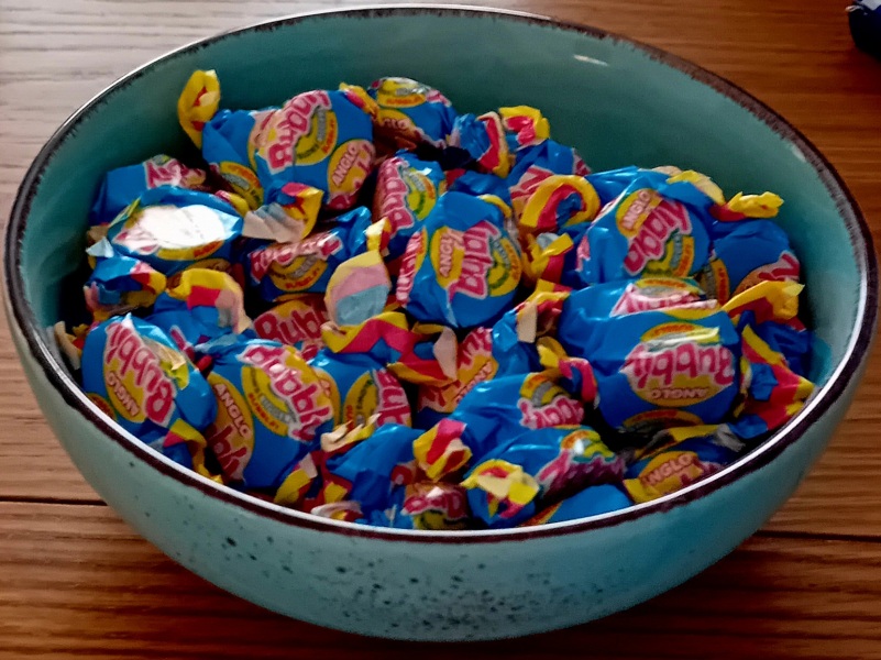 Giving a 5 year old chewing gum
