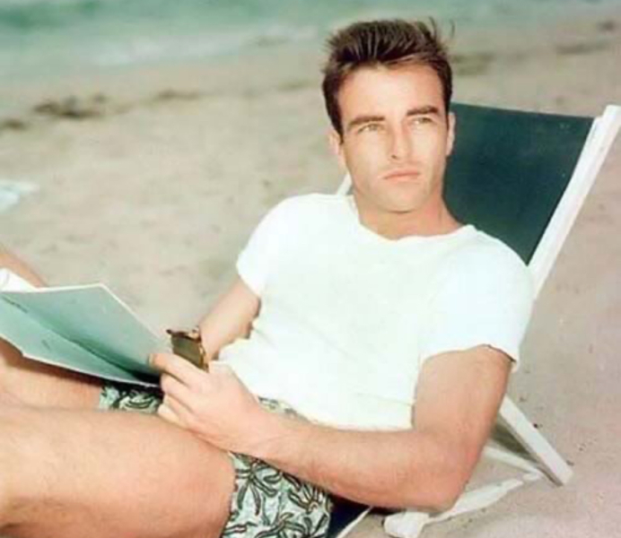 Is this the most stunning man who ever lived?