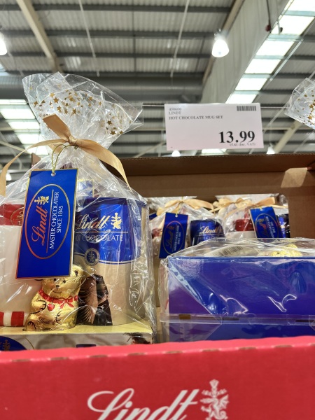 Thread 6 - the one with Otis and the Christmas miracle