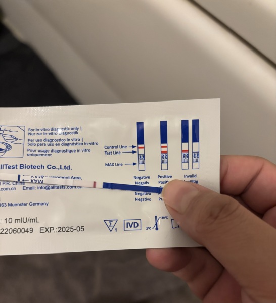 Line eyes? Or a negative