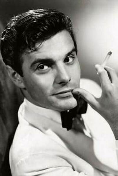 Is this the most stunning man who ever lived?
