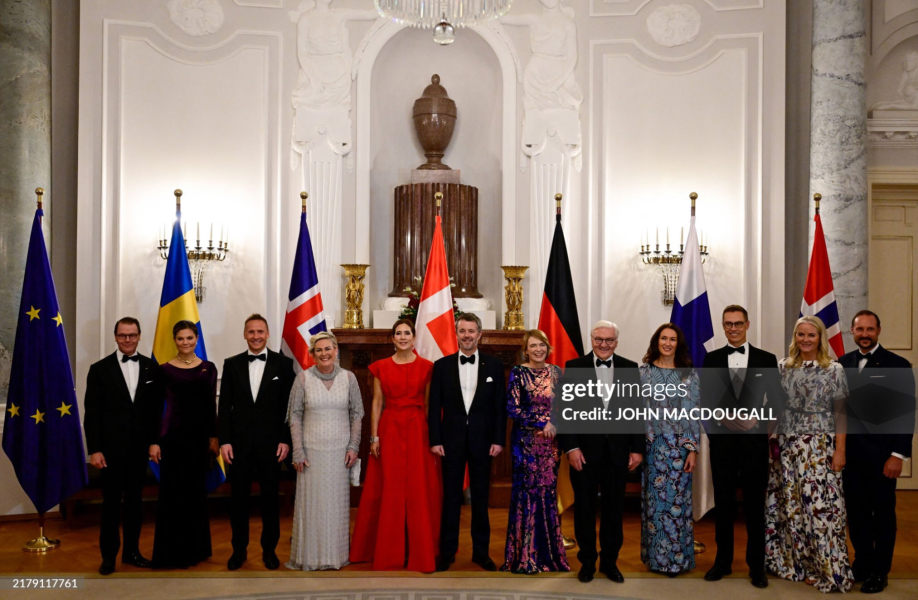 Royal Style: Welcome to the Court of the Dragon Queen!