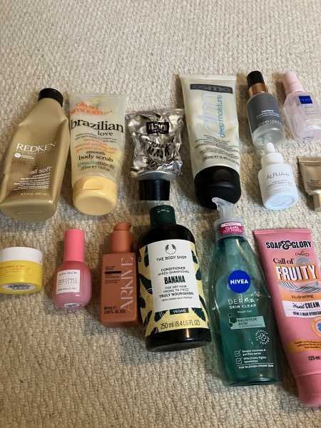 Feel the temptation to indulge in beauty treats? Is your collection overflowing with treasures? Come unite with fellow beauty enthusiasts in this lovely group!