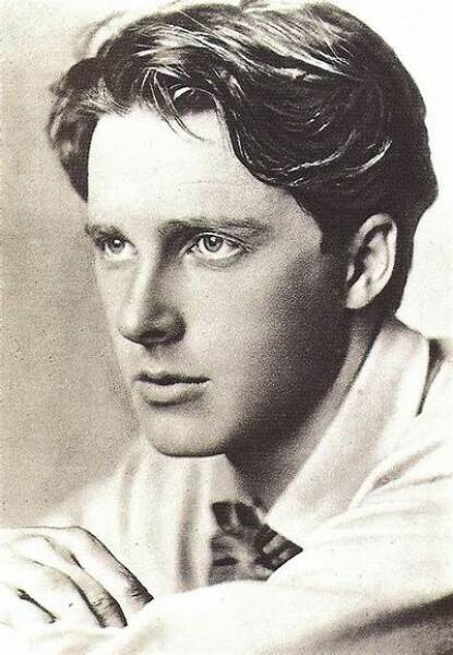 Is this the most stunning man who ever lived?