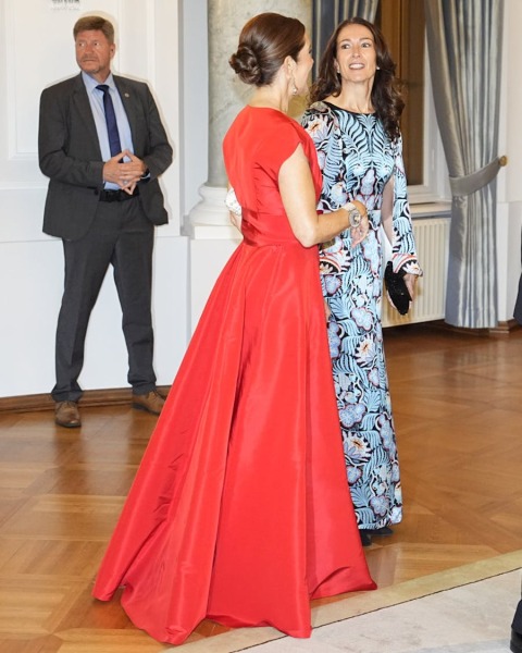 Royal Style: Welcome to the Court of the Dragon Queen!