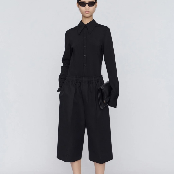 Lesbian mother of the bride outfit.