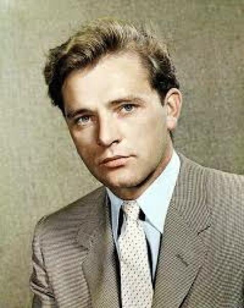 Is this the most stunning man who ever lived?