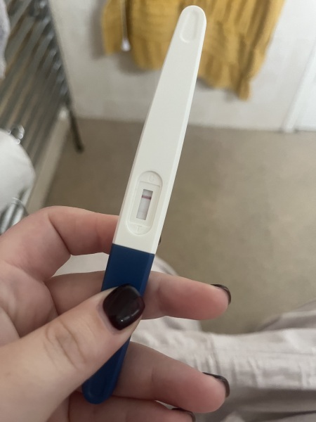 AM I PREGNANT?