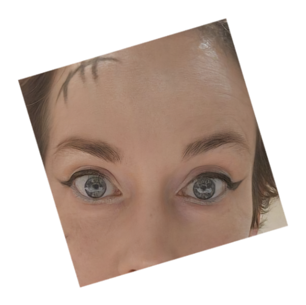 Anyone in their 40s and still uses dark/ liquid eyeliner?