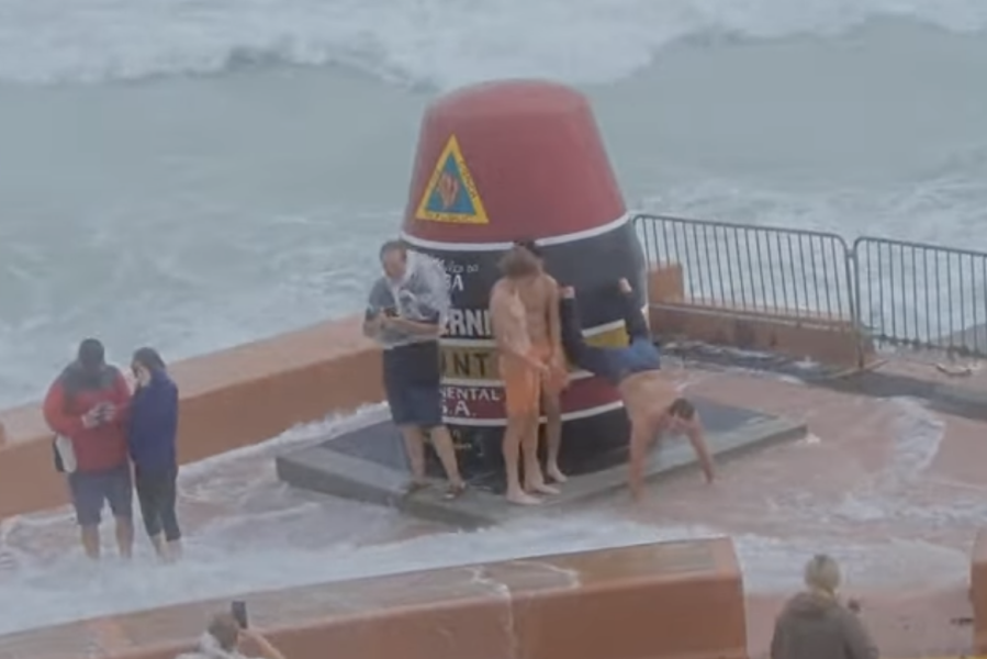 TRIGGER WARNING I can’t believe some people aren’t evacuating in Florida
