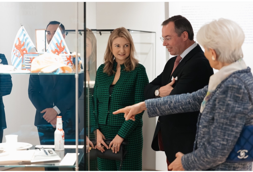 Royal Style: monkey nuts or emeralds? The discussion continues...