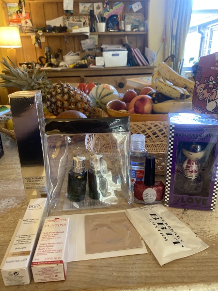 Thread 3 - The one with the Grim Giftsets