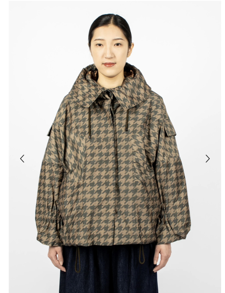 Les Parisiennes des Mamansnet: It's French charm, you know, beheaded people, red wine and blood all over the place - it's romantic, it's normal.