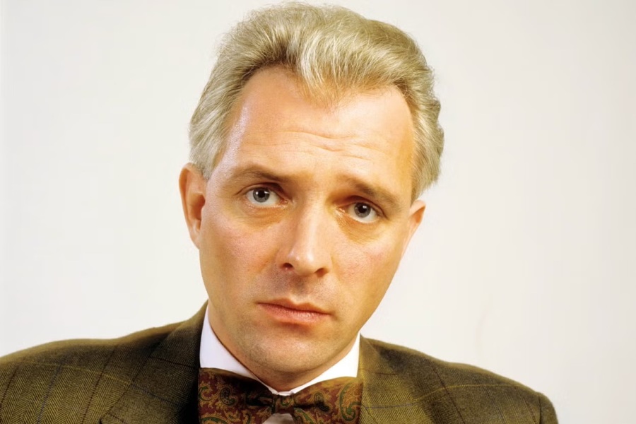 Jilly Cooper's Rivals on Disney - episode 1 discussion thread WITH SPOILERS! Open the Pouilly Fume & curl up on the sofa with a lurcher puppy here!