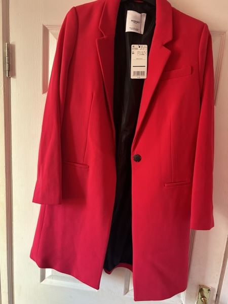 Is this coat too bright for autumn/winter ? (Pic included )