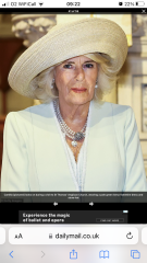 Royal Style: monkey nuts or emeralds? The discussion continues...