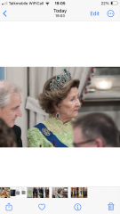 Royal Style: monkey nuts or emeralds? The discussion continues...