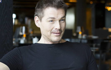 Is this the most stunning man who ever lived?