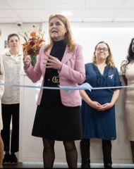 Royal Style: monkey nuts or emeralds? The discussion continues...