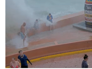 TRIGGER WARNING I can’t believe some people aren’t evacuating in Florida
