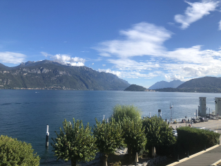 Italy - where to stay near the lakes?