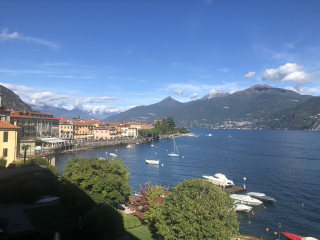 Italy - where to stay near the lakes?