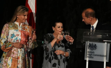 Royal Style: monkey nuts or emeralds? The discussion continues...