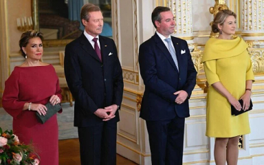 Royal Style: monkey nuts or emeralds? The discussion continues...