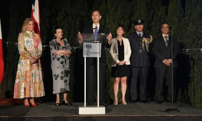 Royal Style: monkey nuts or emeralds? The discussion continues...