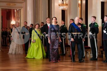 Royal Style: monkey nuts or emeralds? The discussion continues...