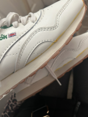 Would you say these trainers from vinted are in "very good condition"