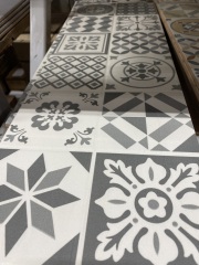 Floor tiles, can anyone find what Im looking for please?