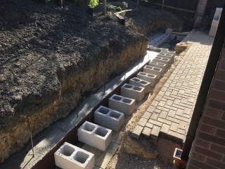 Advice on retaining wall -  please help!