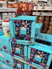 Thread 6 - the one with Otis and the Christmas miracle