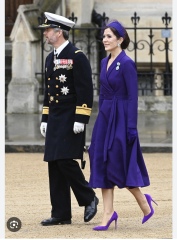 Royal Style: monkey nuts or emeralds? The discussion continues...