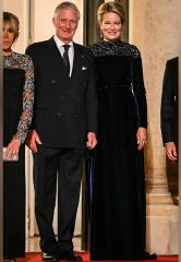 Royal Style: monkey nuts or emeralds? The discussion continues...