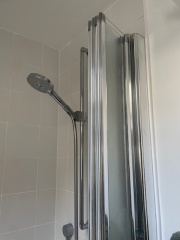 Will removing this shower screen ruin the tiles?