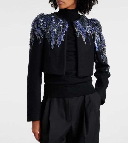 Les Parisiennes des Mamansnet: It's French charm, you know, beheaded people, red wine and blood all over the place - it's romantic, it's normal.